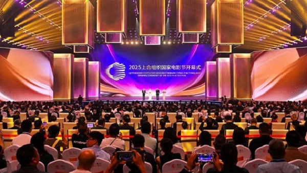 共赴世界光影盛会！2025上合国际电影节在evo视讯质造的永川科技片场开幕